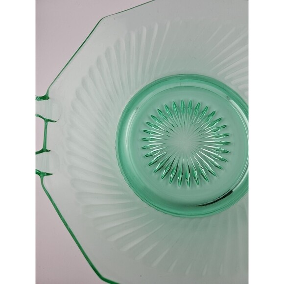 Uranium Glass - Vintage Imperial Green Twisted Optic 10" Handled Serving Bowl - Picture 16 of 16